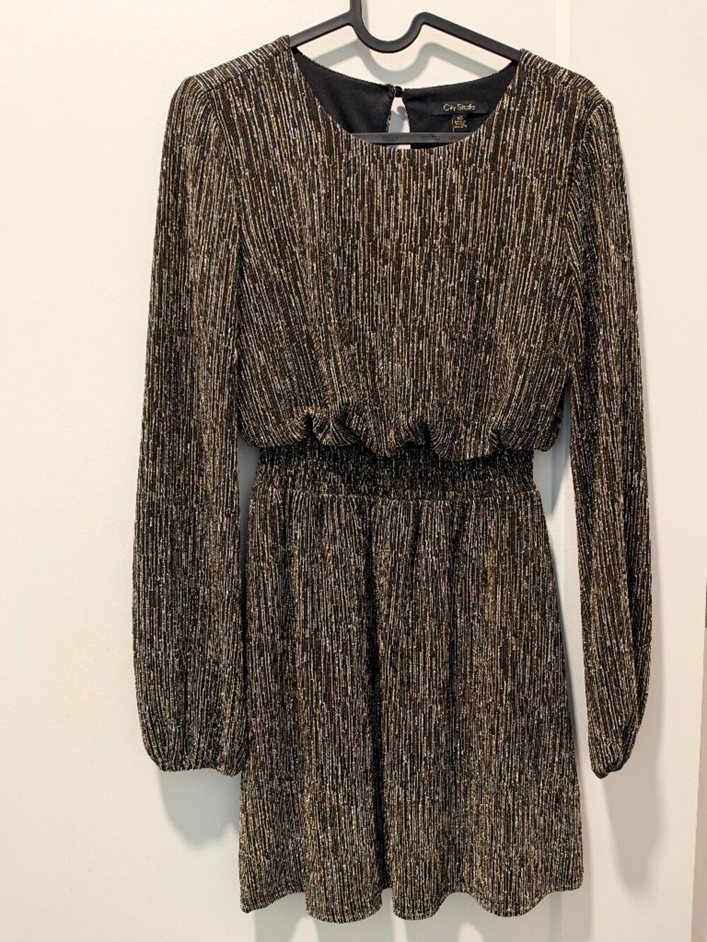 City Studio Black & Gold Metallic Long Sleeve Mini Dress – XS